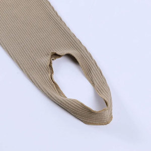Leggings pour femmes avec logo personnalisé tissu extensible respirant design OEM adapté à la marque fitness et aux commandes de détail - Product Image 3