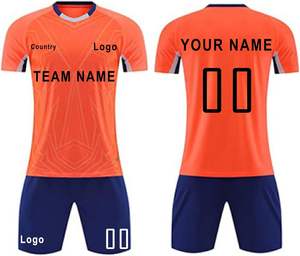 Maillot de football léger sur mesure uniforme en polyester à séchage rapide avec tissu évacuant l'humidité pour les joueurs de football - Product Image 4