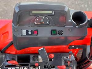 Tracteur à roues M59 60 CV 4x4 à transmission par engrenages, haute productivité, disponible à la vente - Product Image 5