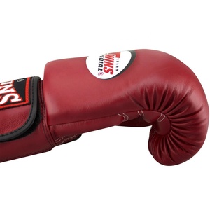 Nouveautés Offre Spéciale Derniers gants de boxe jumeaux de conception personnalisés avec des gants de boxe de compétition en cuir durable - Product Image 5