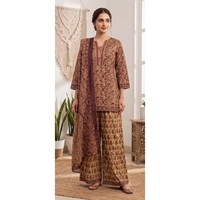 Adoptez des tons riches et élégants avec cet ensemble magnifique de kurta et dupatta en coton imprimé respirant de couleur bordeaux, conçu pour une allure saisissante.