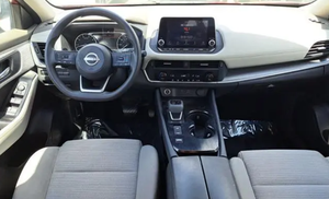 Livraison rapide pour véhicule d'occasion 2023 Nissan Rogue SV SUV LHD en bon état - Product Image 3