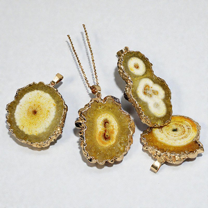 Collier avec pendentif en argent 925 plaqué or, quartz solaire jaune druzy, pierre précieuse, pour la vente en gros - Product Image 1