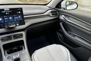 รถซีดาน BYD ปี 2024 สภาพดี เกียร์ออโต้ เบาะหนัง หลังคาซันรูฟ ไฟเดย์ไลท์ LED - Product Image 4