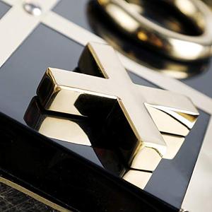 Plateau de jeu Tic-Tac-Toe en métal et bois avec bande en laiton poli noir pour enfant par Target World - Product Image 4