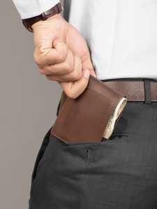 กระเป๋าสตางค์หนังสีน้ำตาลสำหรับผู้ชายกระเป๋าใส่บัตรเครดิตบางทำด้วยมือสไตล์ธุรกิจลำลอง - Product Image 4