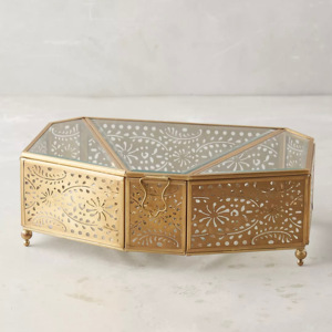 Joyero de latón rectangular lujoso hecho a mano con pantalla de cristal personalizada Hermosa solución de almacenamiento para anillos y pendientes - Product Image 1