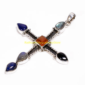 Pendentif croix en argent sterling 925 fait main avec pierres précieuses multiples |   Bijoux en labradorite, lapis-lazuli, onyx noir et cornaline - Product Image 6