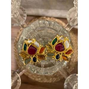 Boucles d'oreilles tendance vintage pour femme, motif fleur de lotus Navratna, serties de pierres naturelles, en or rose, style clou, pendantes ou créoles, bijoux hindous - Product Image 2