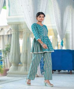 ชุดครอปทำจากผ้าลินินผ้าไหมสไตล์รัสเซียสำหรับผู้หญิงชุดครอปด้านล่างแบบลำลองหรูหราเซ็กซี่ไซส์ใหญ่พิเศษมีในสต็อก - Product Image 2