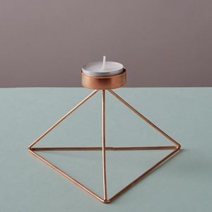 Bougeoir moderne à 4 niveaux en métal doré du milieu du siècle Lanternes et bocaux de table en acier inoxydable Beau design pour la décoration intérieure - Product Image 4