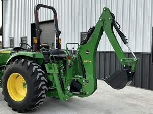 รถแทรกเตอร์จอห์น เดียร์ 4044M ปี 2024 คุณภาพสูง ขับเคลื่อน 4 ล้อ 43 แรงม้า พร้อมรถตักหลังขุดดินที่ดีที่สุดสำหรับการเกษตร ปั๊ม มอเตอร์ เครื่องยนต์ เกียร์ แกนกลาง - Product Image 2