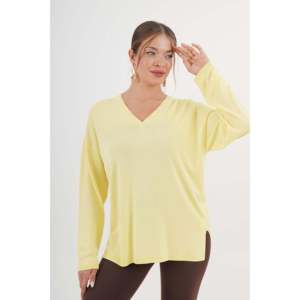 Pull tricoté jaune décontracté à col en V et fente latérale, vente en gros - Product Image 3
