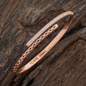 สร้อยข้อมือคริสตัลเพทาย สวยสง่าและเปล่งประกาย - Product Image 1