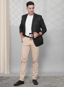 เสื้อเบลเซอร์และโค้ทสีดำคลาสสิกสำหรับผู้ชาย ผลิตจากโรงงานโดยตรง น้ำหนักเบา ทันสมัย เหมาะสำหรับชุดทำงานในองค์กร มีจำหน่ายในราคาส่งออก - Product Image 3