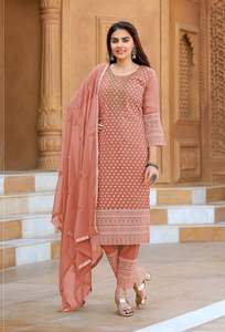 Conjunto Kurti de Alta Calidad para Mujer, Diseño Moderno, Bordado con Lentejuelas, Hecho a Mano, para Fiestas y Festivales, por Fab Zone - Product Image 3