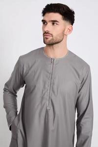 OEM 2025 Vêtements islamiques arabes de haute qualité Dubaï Thawb Jubba pour hommes à manches courtes Thobes ethniques Couleur unie Thobe musulman pour hommes - Product Image 5