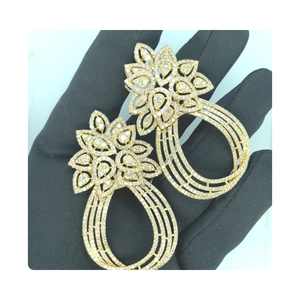 Pendientes de diseñador de oro amarillo de 14kt con diamantes de laboratorio Pendientes de diamantes de lujo - Product Image 2