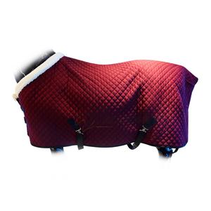 Alfombra acolchada para caballos, manta impermeable ecuestre de invierno para caballos, manta para caballos de fabricante transpirable y personalizable - Product Image 1