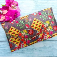 Pochettes de soirée indiennes faites à la main de haute qualité pour femmes, pochettes cadeaux Shagun pour mariages, fermetures à boutons, doublure en soie, style cadeau de retour