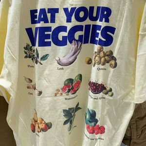 T-shirt graphique vintage à motif végétal avec art culinaire coloré, style streetwear estival décontracté, haut en coton doux, tendance mode, look essentiel - Product Image 3