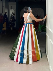 Pure rayonne avec retouche de dentelle Gota Patti et véritable miroir fonctionne avec cancan entièrement cousu Lehenga Choli pour la collection Navratri - Product Image 6