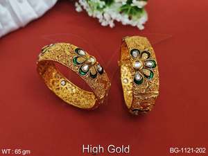 เครื่องประดับทางศาสนาจากอินเดีย ดีไซน์ขัดเงาสีทอง งานออกแบบสำหรับงานปาร์ตี้ ชุดเครื่องประดับสำหรับผู้หญิง ชุดกำไลโบราณ - Product Image 5