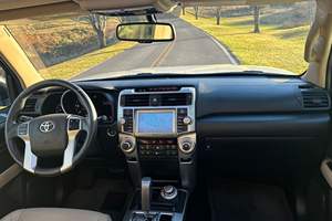 TOYOTA 4RUNNER LIMITED 4X4 USADO, 2010, Volante a la Izquierda/Derecha - Product Image 2