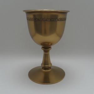 Calice d'église en laiton artisanal avec finition patinée antique, détails artisanaux, conçu pour les cérémonies religieuses intemporelles - Product Image 2