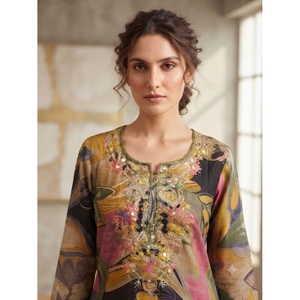Kurta Larga de Algodón Transpirable con Estampado Floral Bordado en Amarillo para Mujer, Elegante Ropa de Día, Kurti de Diseñador para Mujer - Product Image 3