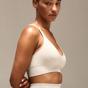 Nuevo diseño de sujetadores casuales para mujer, sujetador grande con combinación de colores y sujetador fino de colección - Product Image 2