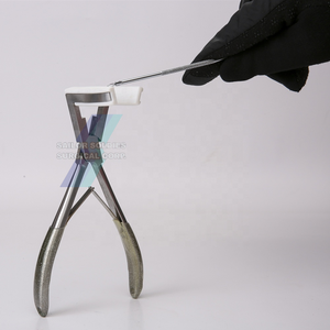 Alicates para extensiones de cabello negro con silicona en el punto Acabado plateado Alicates para extensiones de cabello sostenibles Recubrimiento personalizado aceptado - Product Image 3