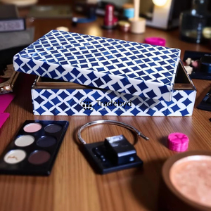 Boîte à bijoux Masterpiece d'incrustation de résine Tradebyd pour l'affichage artistique à la maison de cadeau de stockage - Product Image 1