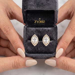 Boucles d'oreilles clous en or 14 carats plaqué or, diamants de laboratoire brillants certifiés IGI, Zyorio Jewels, cadeaux vintage pour fêtes et mariages - Product Image 4