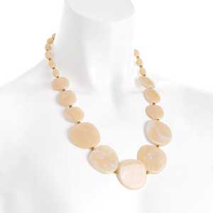 Collier en résine Coquillage personnalisé Couleur et taille Perles en résine faites à la main Unique ultra brillant Origine indienne - Product Image 1