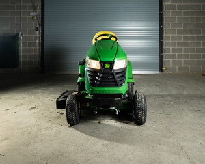 Vente flash : tondeuse à gazon John Deere X370 d'occasion à vendre à prix réduit - Product Image 3