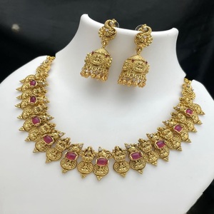 Tenue de fête traditionnelle Kundan perle tour de cou ensemble avec boucles d'oreilles femmes collier ensemble concepteur ethnique collier ras du cou ensemble - Product Image 4