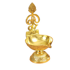 Diya traditionnel en laiton pour les rituels hindous, les festivals, la décoration spirituelle de la maison ; Lampe à huile idéale pour la décoration du temple à domicile - Product Image 1