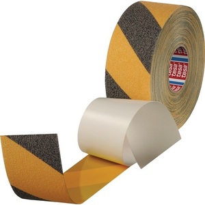 Ruban adhésif antidérapant TESA 60951, 15 m de long, 50 mm de large, noir/jaune, en rouleau - Product Image 1