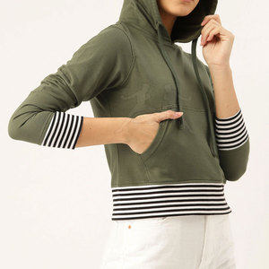เสื้อครอปแบบสวมหัวมีฮู้ดผ้าน้ำหนักเบาและมีความยาวแบบทันสมัย - Product Image 5
