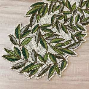 Chemin de table perlé multicolore fait à la main tapis de décoration de table à manger élégant pour hôtel ou restaurant en gros - Product Image 3