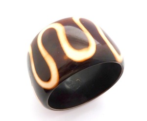 กำไลข้อมือเรซินหยักชุบทองโรแมนติกหินมุกสีสันสดใสดีไซน์เรขาคณิตแบบไม่เหมือนจริงเรซิ่นโปร่งใส - Product Image 1