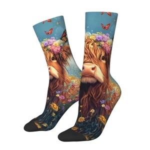 Calcetines personalizados de vaca y flores para hombre y mujer Calcetines cálidos de baloncesto deportivos con estampado 3D - Product Image 1