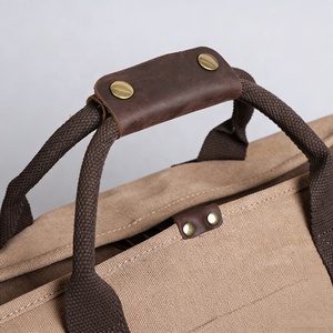 Sac de voyage convertible personnalisé avec logo, sac de week-end haut de gamme, sac de voyage en toile cirée durable, housse de costume en cuir rétro, sac de voyage en toile cirée - Product Image 5