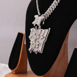 Pendentif en lettres personnalisé de luxe Hip Hop en moissanite et chaîne cubaine en argent 925 entièrement sertie de moissanite - Product Image 3