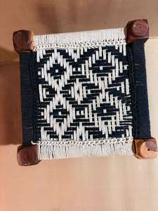 Taburete Tradicional de Madera Hecho a Mano, Mueble Versátil para Sala de Estar, Asiento para Pooja, Mesa Auxiliar o Soporte para Plantas - Product Image 2