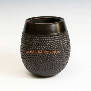 Ensemble de 2 différents Vases à fleurs en laiton faits à la main dessus de table décoratifs uniques et élégants Vases et pots à fleurs pour plancher de mariage - Product Image 2