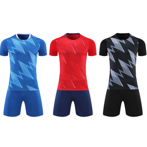 Kits de football personnalisés, design par sublimation, vêtements de sport d'équipe verts et blancs, uniformes de football pour hommes - Product Image 6