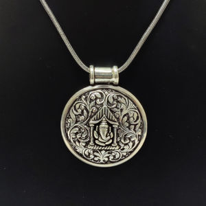 Colgante Religioso Artesanal de Plata Oxidada 925 con Grabado del Dios Ganesha, Amuleto, Joyería Espiritual Fina, Proveedor - Product Image 1