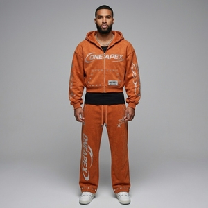 Ensemble de survêtement homme avec sweat à capuche zippé et pantalon de jogging, motif strass orange, style streetwear, deux pièces, vente en gros OEM - Product Image 1